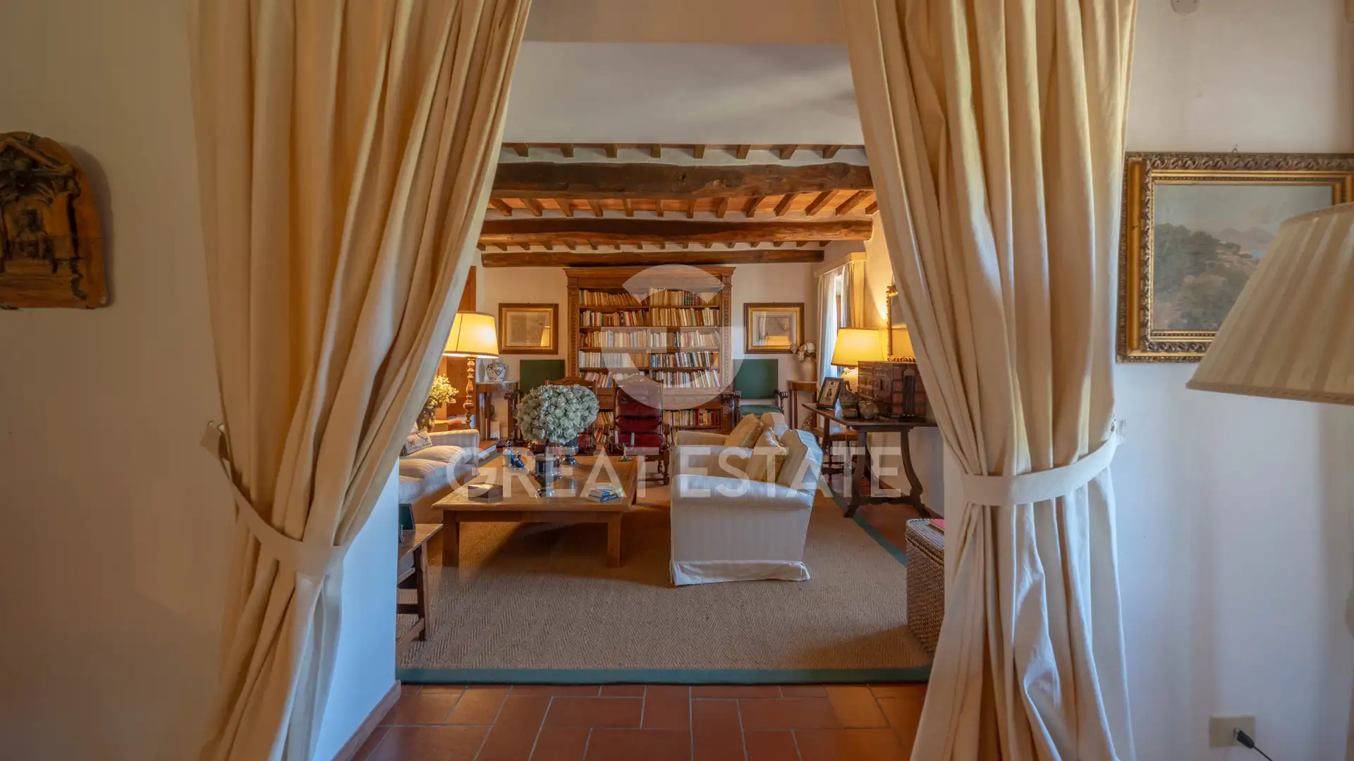 House 1418m² in Italy, Siena. Priced at 2950000€ rent photo-14