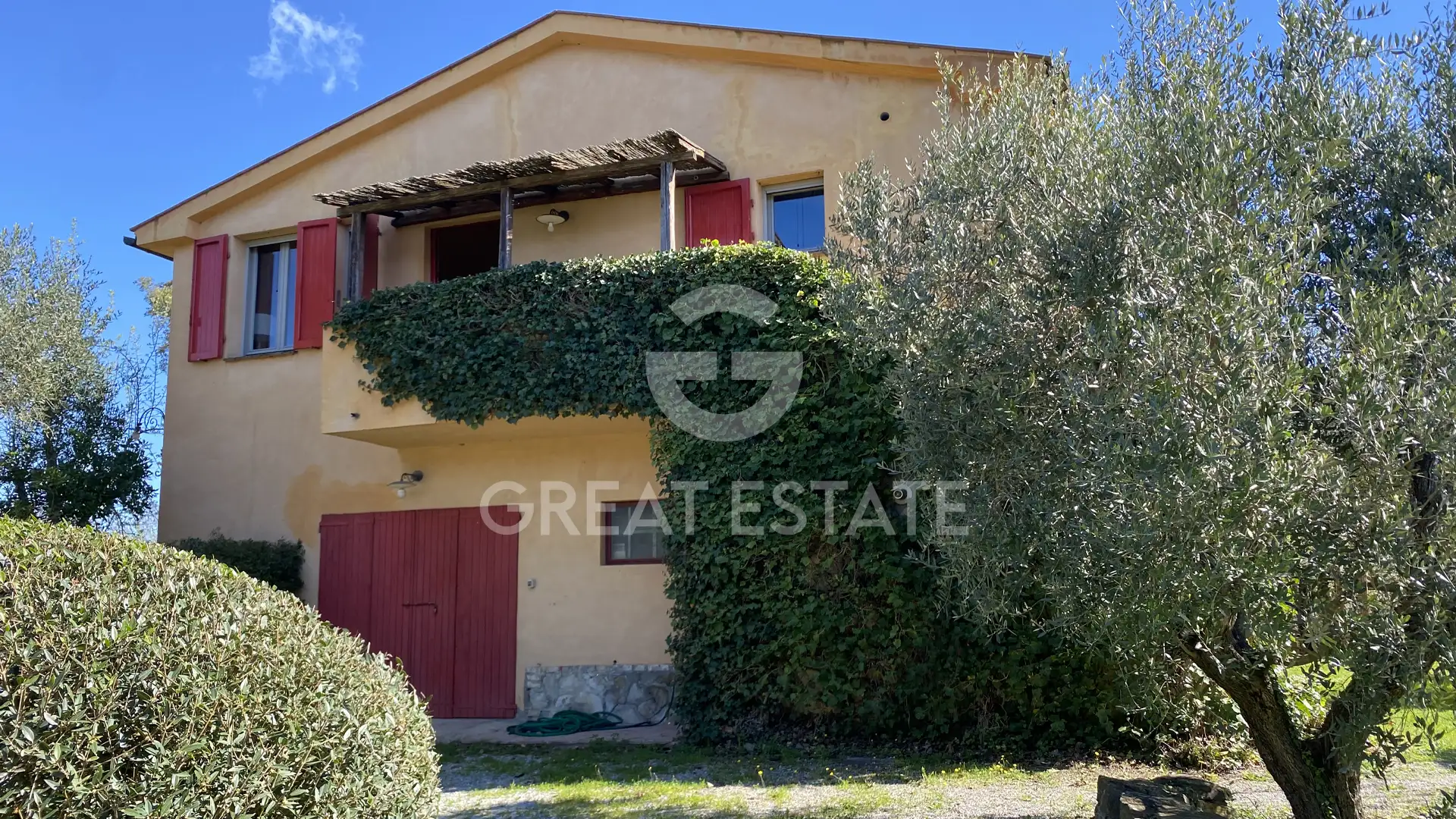 House 297m² in Italy, Grosseto. Priced at 800000€ rent photo-3