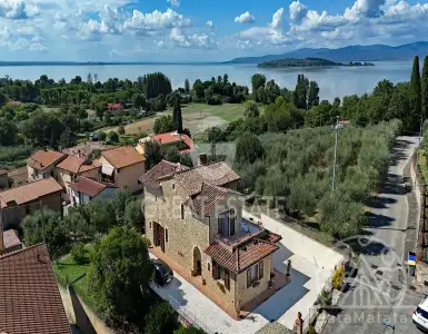 Buy in Italy for 590000€