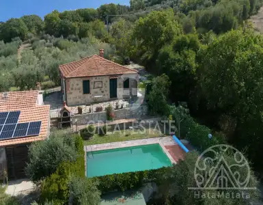 Buy in Italy for 340000€