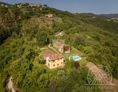 Buy in Italy for 1285000€