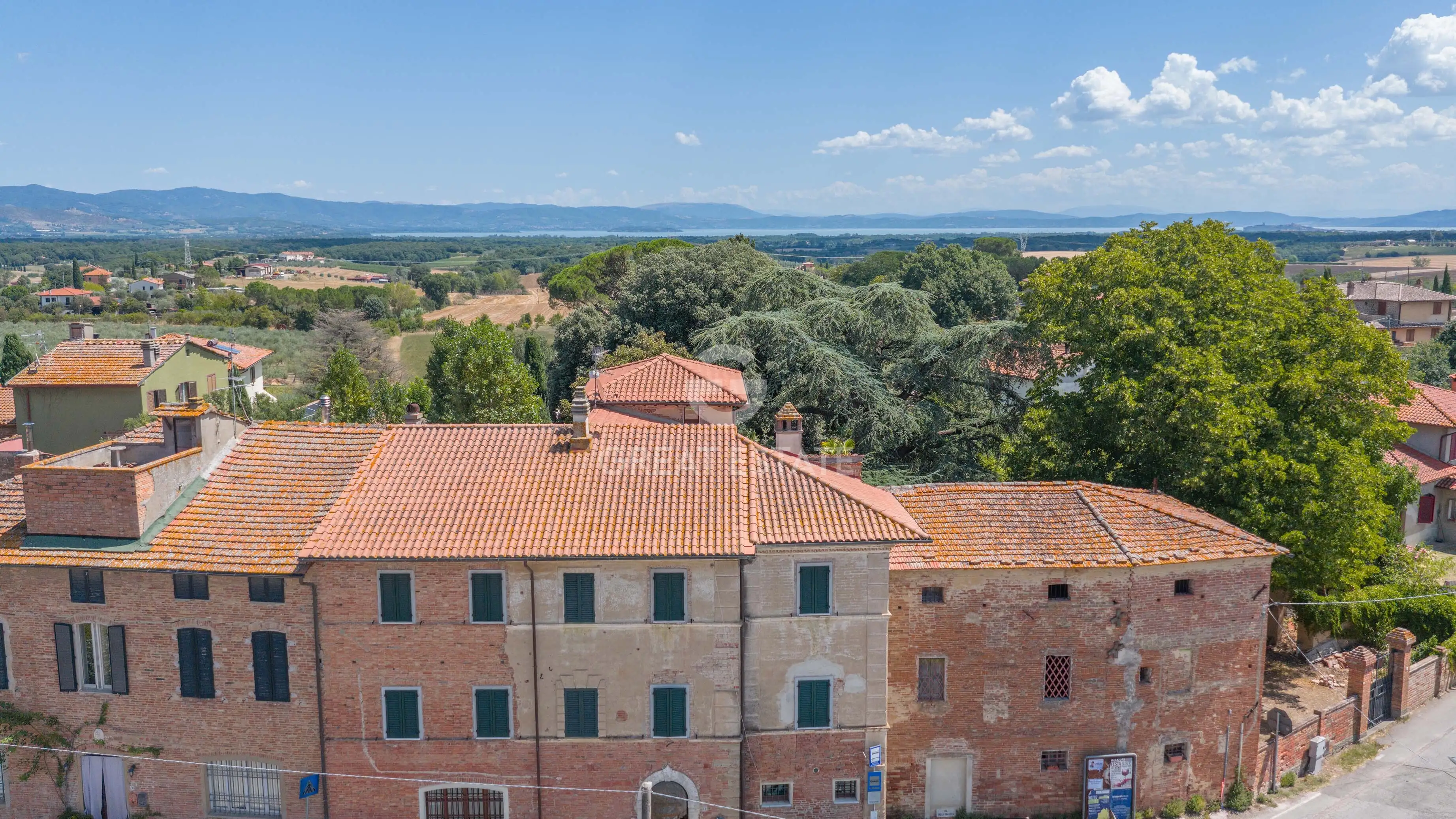 House 567m² in Italy, Perugia. Priced at 520000€ rent photo-2