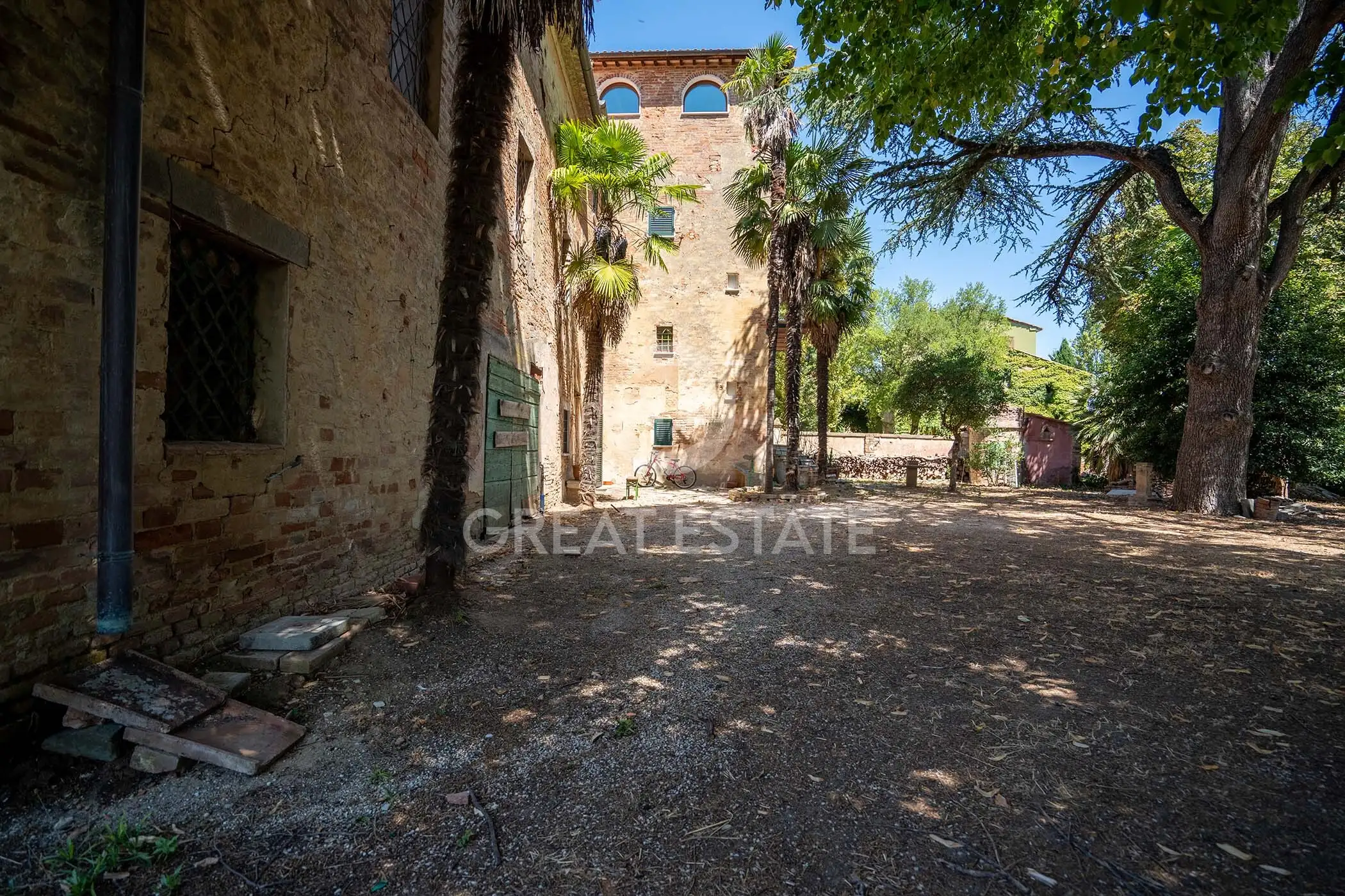 House 567m² in Italy, Perugia. Priced at 520000€ rent photo-8