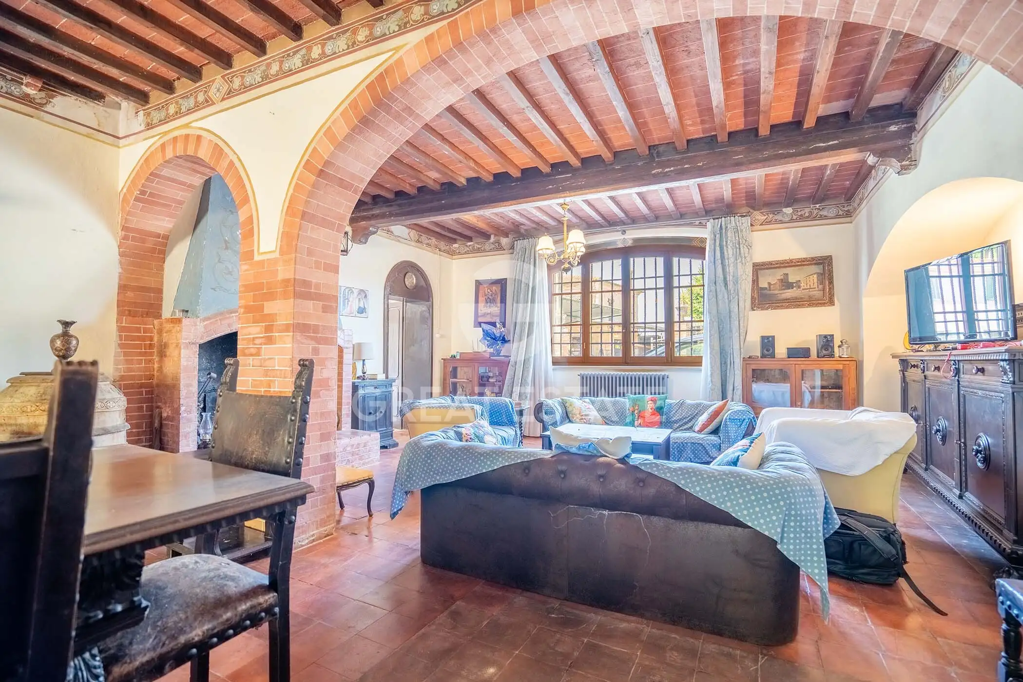 House 567m² in Italy, Perugia. Priced at 520000€ rent photo-11