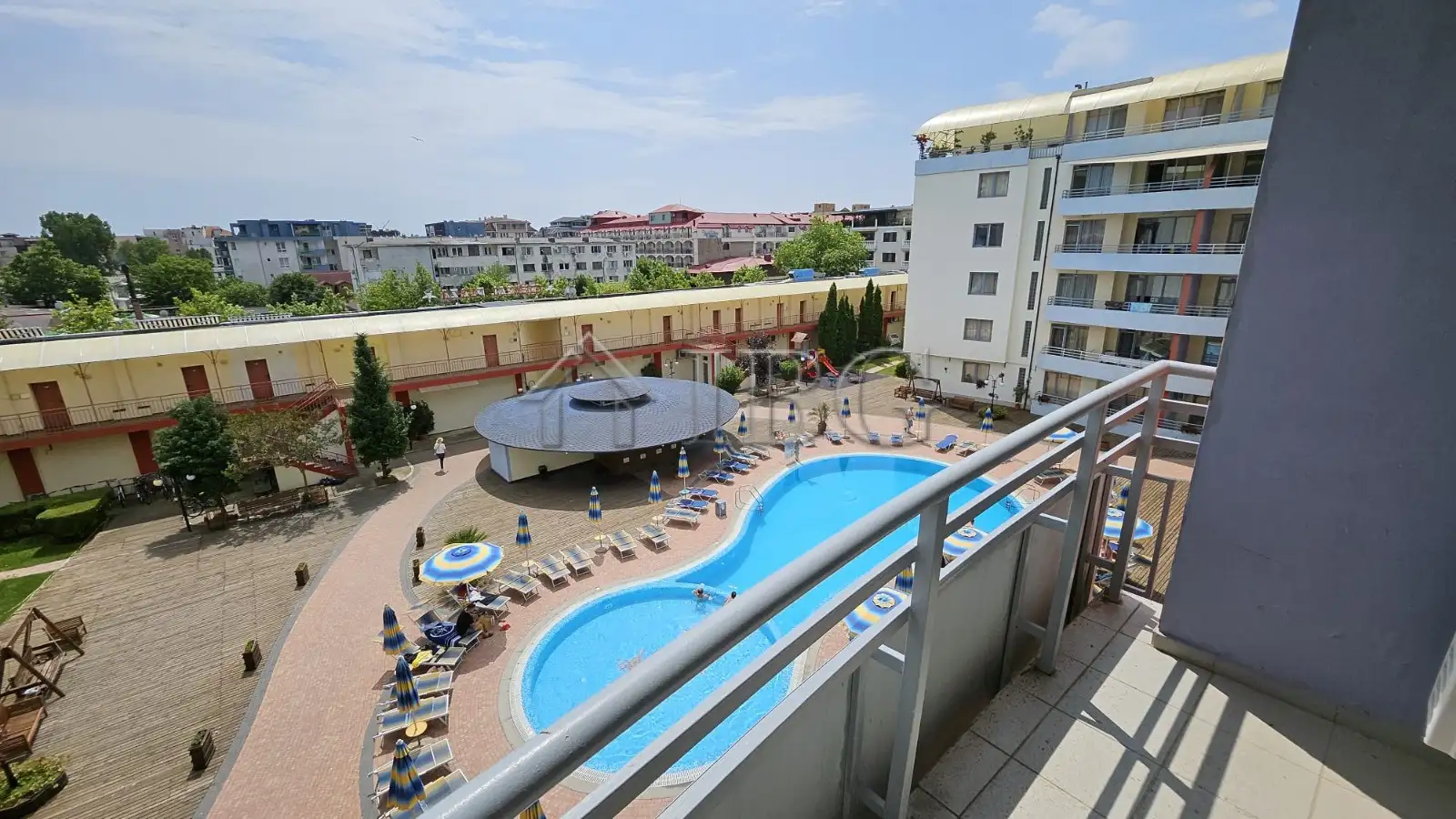 Flat 72m² in Bulgaria, Burgas. Priced at 77000€ rent photo-2