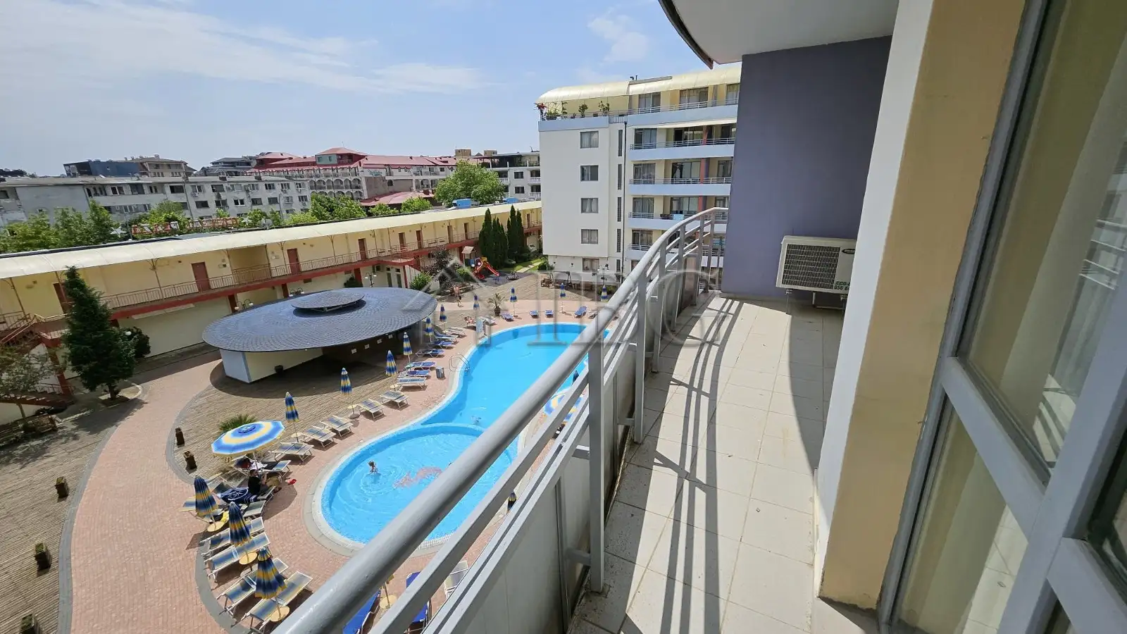 Flat 72m² in Bulgaria, Burgas. Priced at 77000€ rent photo-3