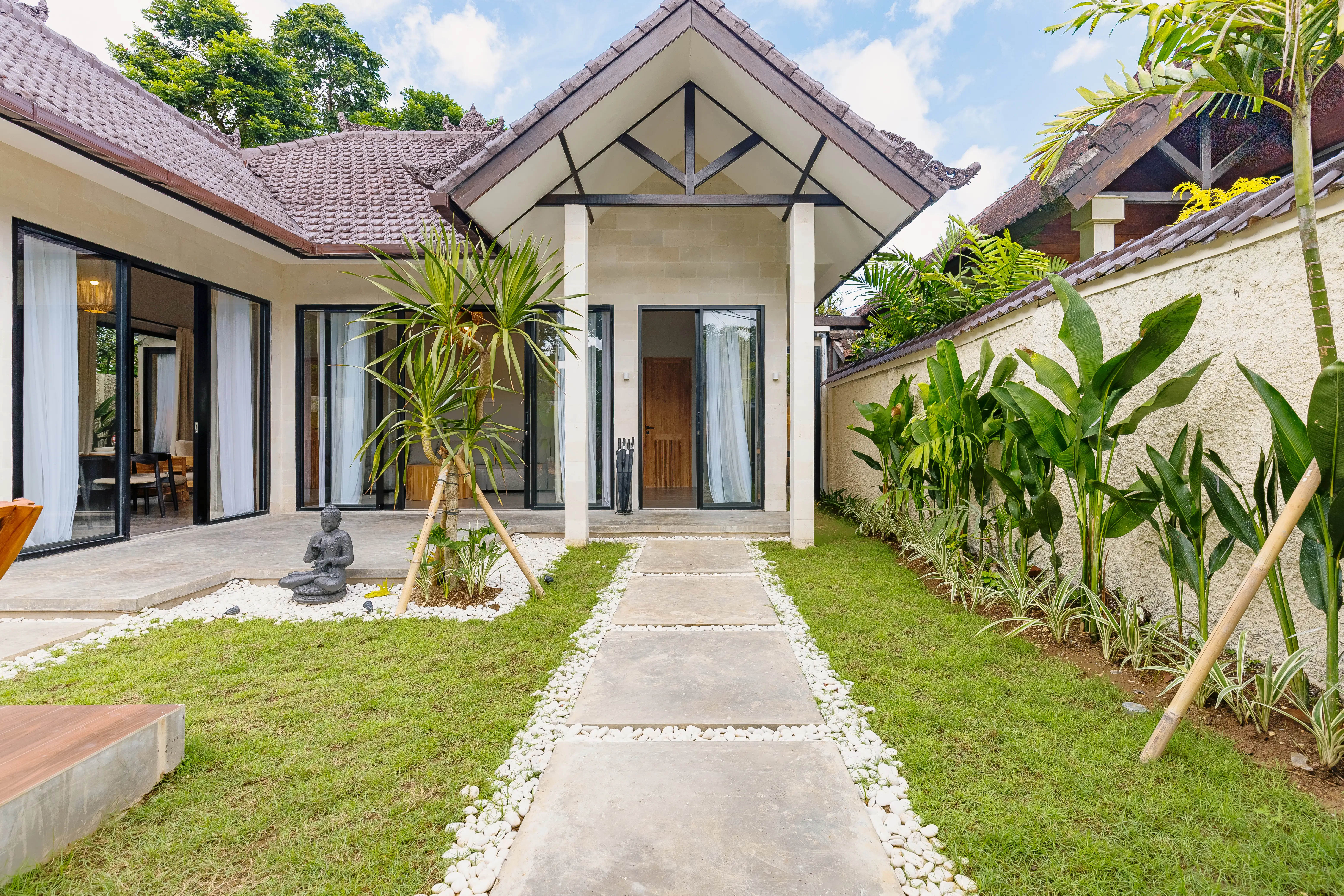 Villa 83m² in Indonesia, Bukit. Priced at 300000$ rent photo-27