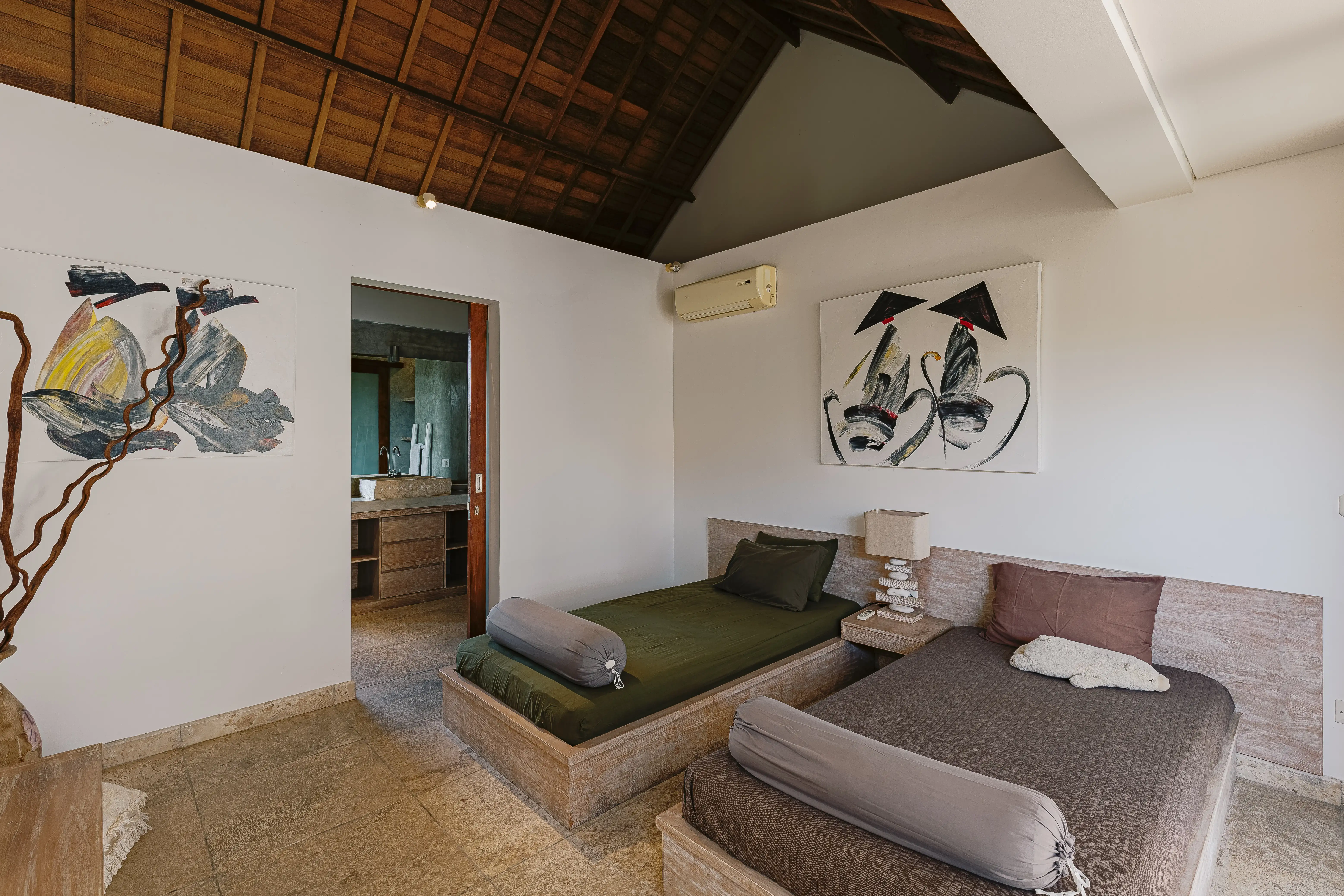 Villa 300m² in Indonesia, Canggu. Priced at 380000$ rent photo-12