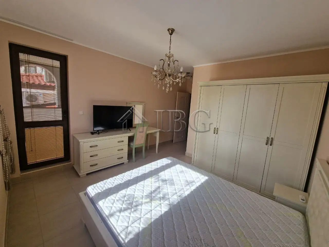 Flat 135m² in Bulgaria, Nessebar. Priced at 245000€ rent photo-17
