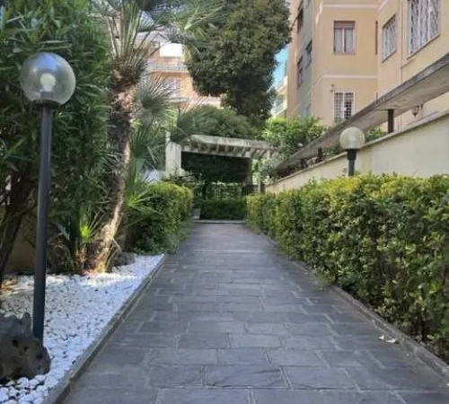 Flat 40m² in Italy, Rome. Priced at 120254£ rent photo-3