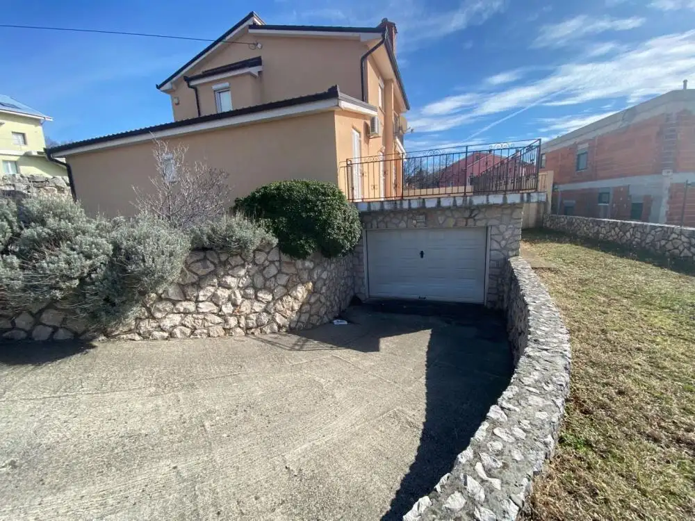 Villa 180m² in Croatia, Kraljevica. Priced at 625000€ rent photo-17