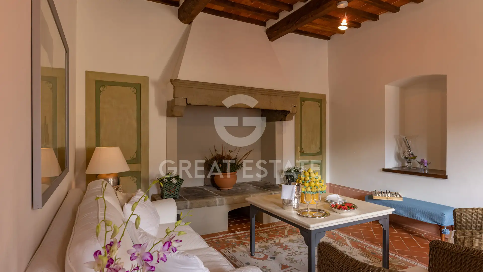 House 1569m² in Italy, Arezzo. Priced at 1980000€ rent photo-5
