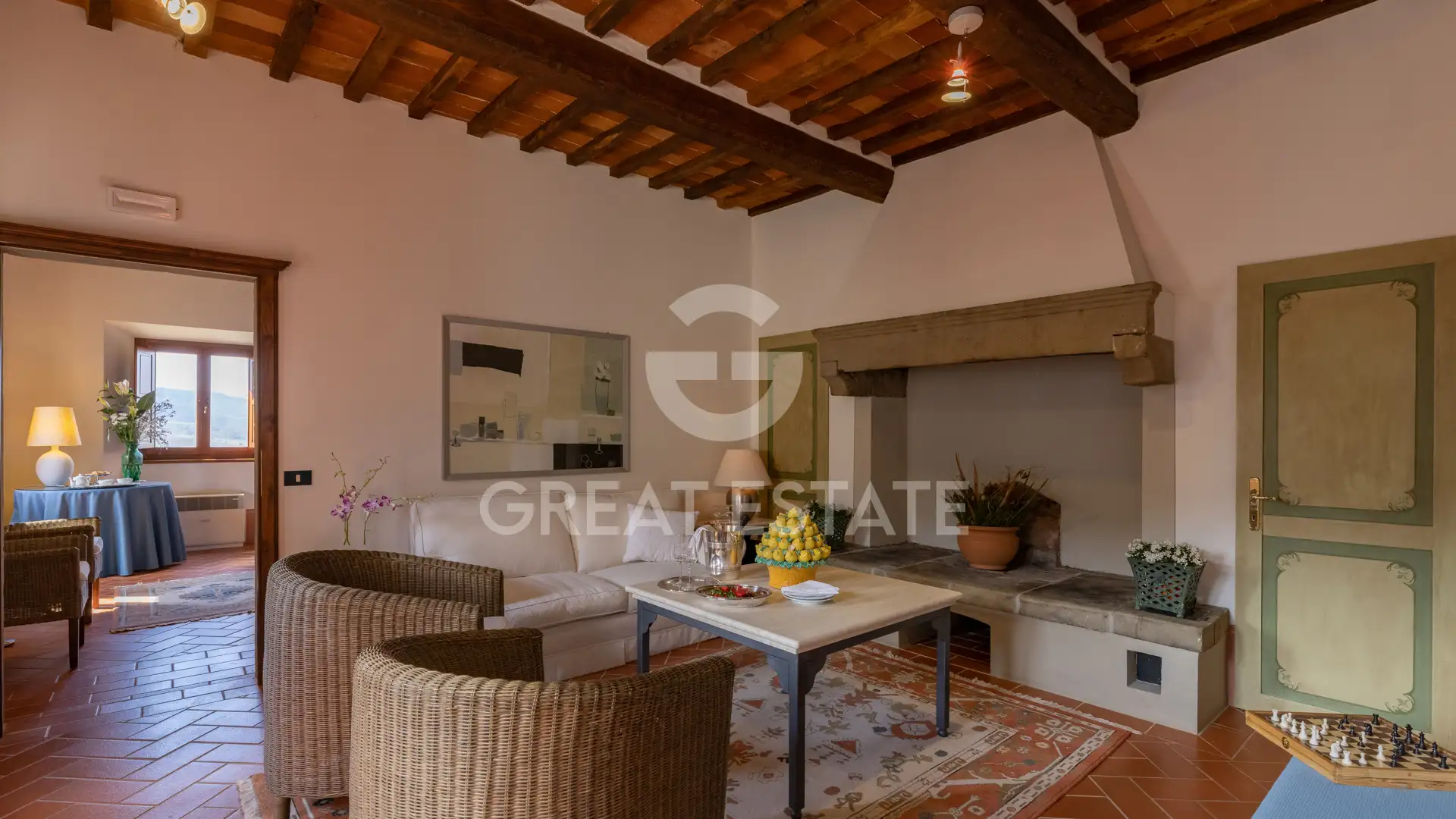 House 1569m² in Italy, Arezzo. Priced at 1980000€ rent photo-6