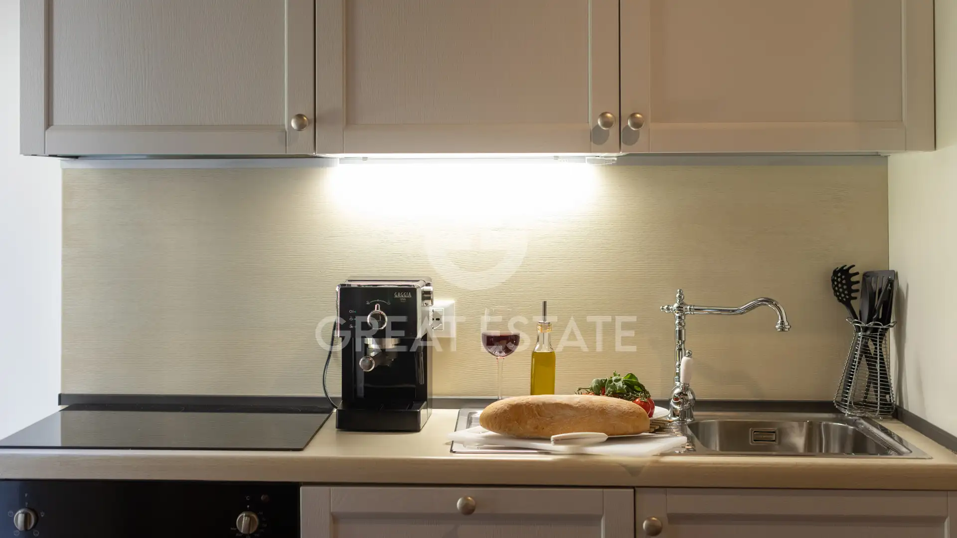 House 1569m² in Italy, Arezzo. Priced at 1980000€ rent photo-14
