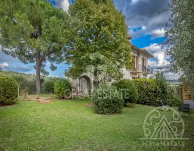 Buy in Italy for 598000€