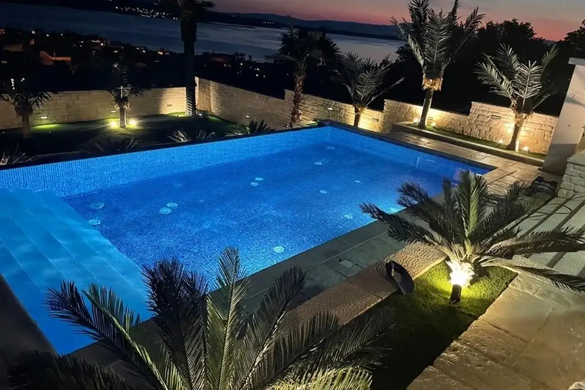 Villa 400m² in Croatia, Crikvenica. Priced at 3600000€ rent photo-3