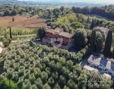 Buy in Italy for 640000€