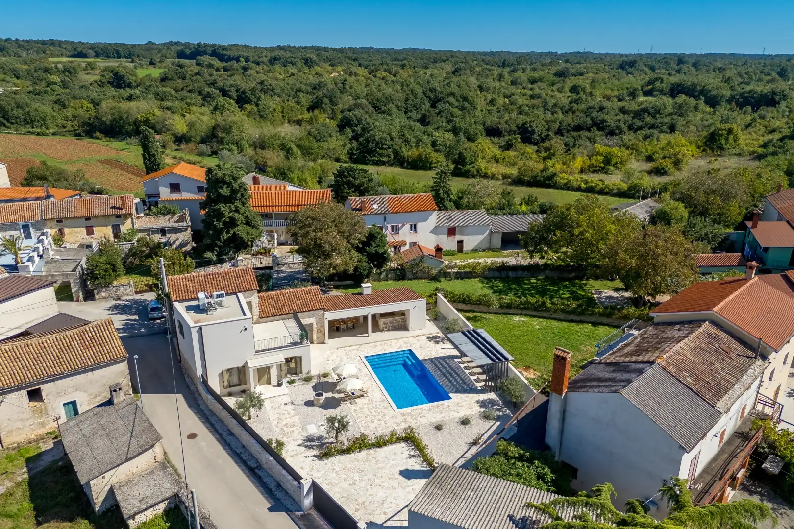 Villa 135m² in Croatia, Kanfanar. Priced at 540000€ rent photo-5