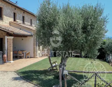 Buy in Italy for 395000€