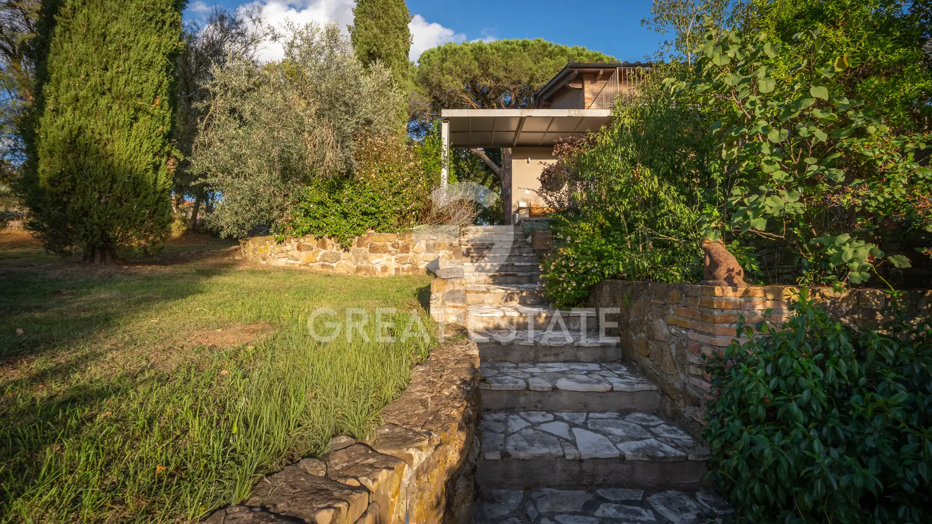 House 600m² in Italy, Grosseto. Priced at 750000€ rent photo-8