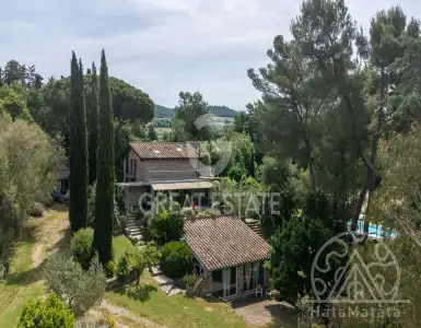 Buy in Italy for 750000€