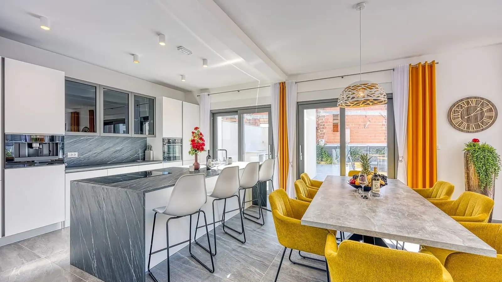 Villa 260m² in Croatia, Vabriga. Priced at 950000€ rent photo-7