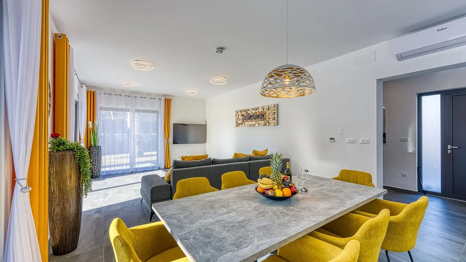 Villa 260m² in Croatia, Vabriga. Priced at 950000€ rent photo-10