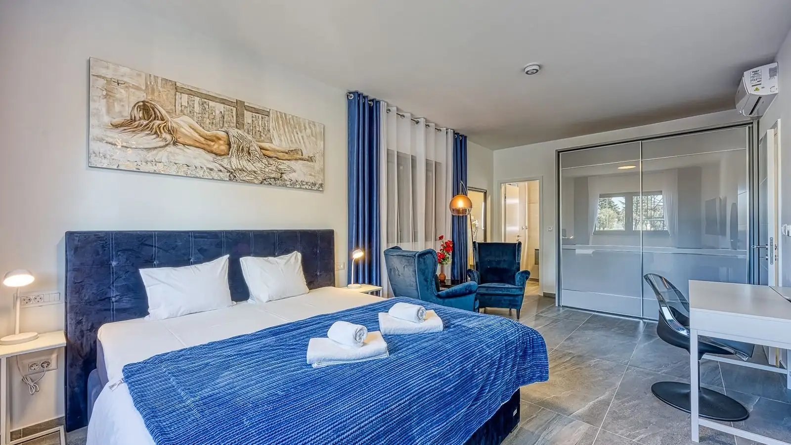 Villa 260m² in Croatia, Vabriga. Priced at 950000€ rent photo-13