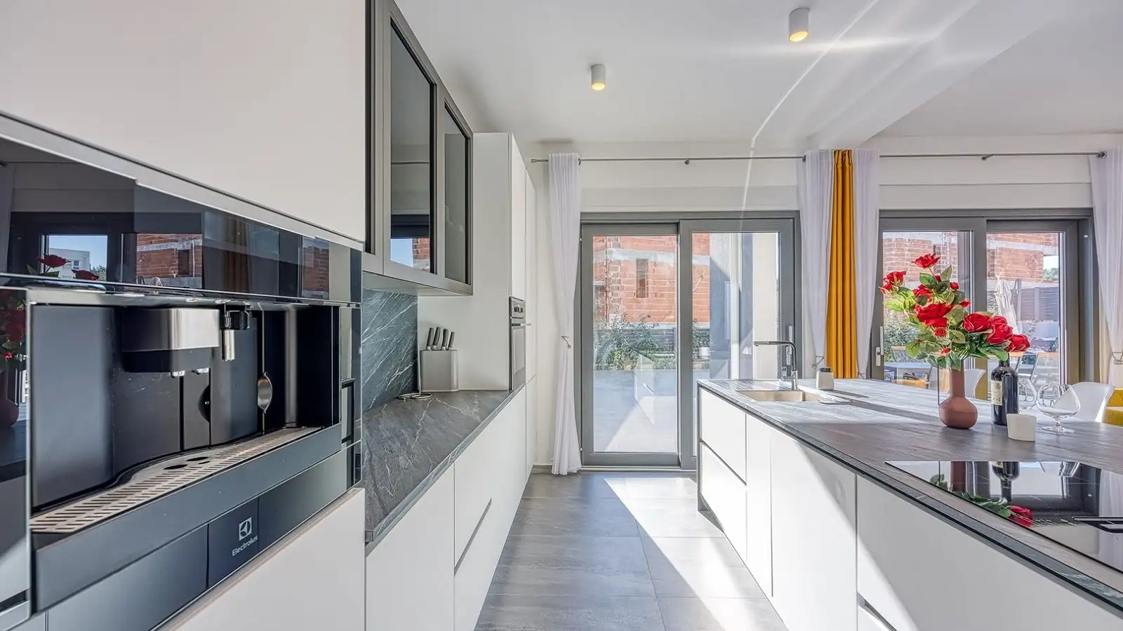 Villa 260m² in Croatia, Vabriga. Priced at 950000€ rent photo-15