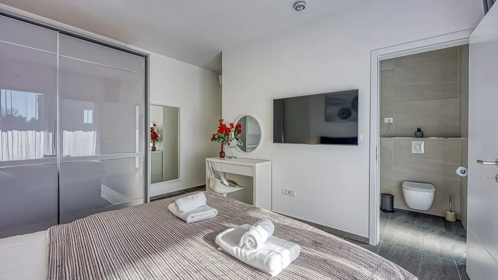 Villa 260m² in Croatia, Vabriga. Priced at 950000€ rent photo-19