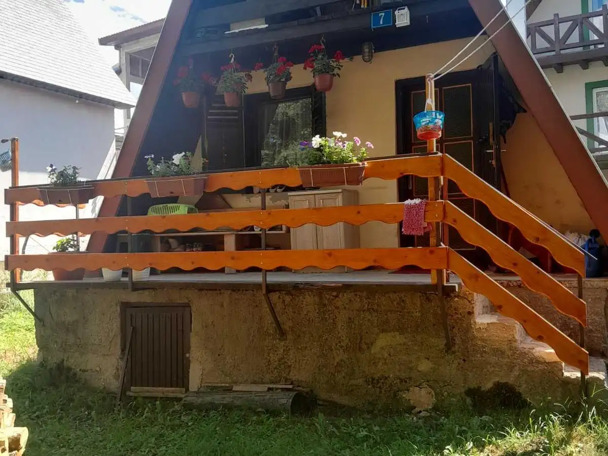 House 510m² in Montenegro, Zabljak. Priced at 85000€ rent photo-4