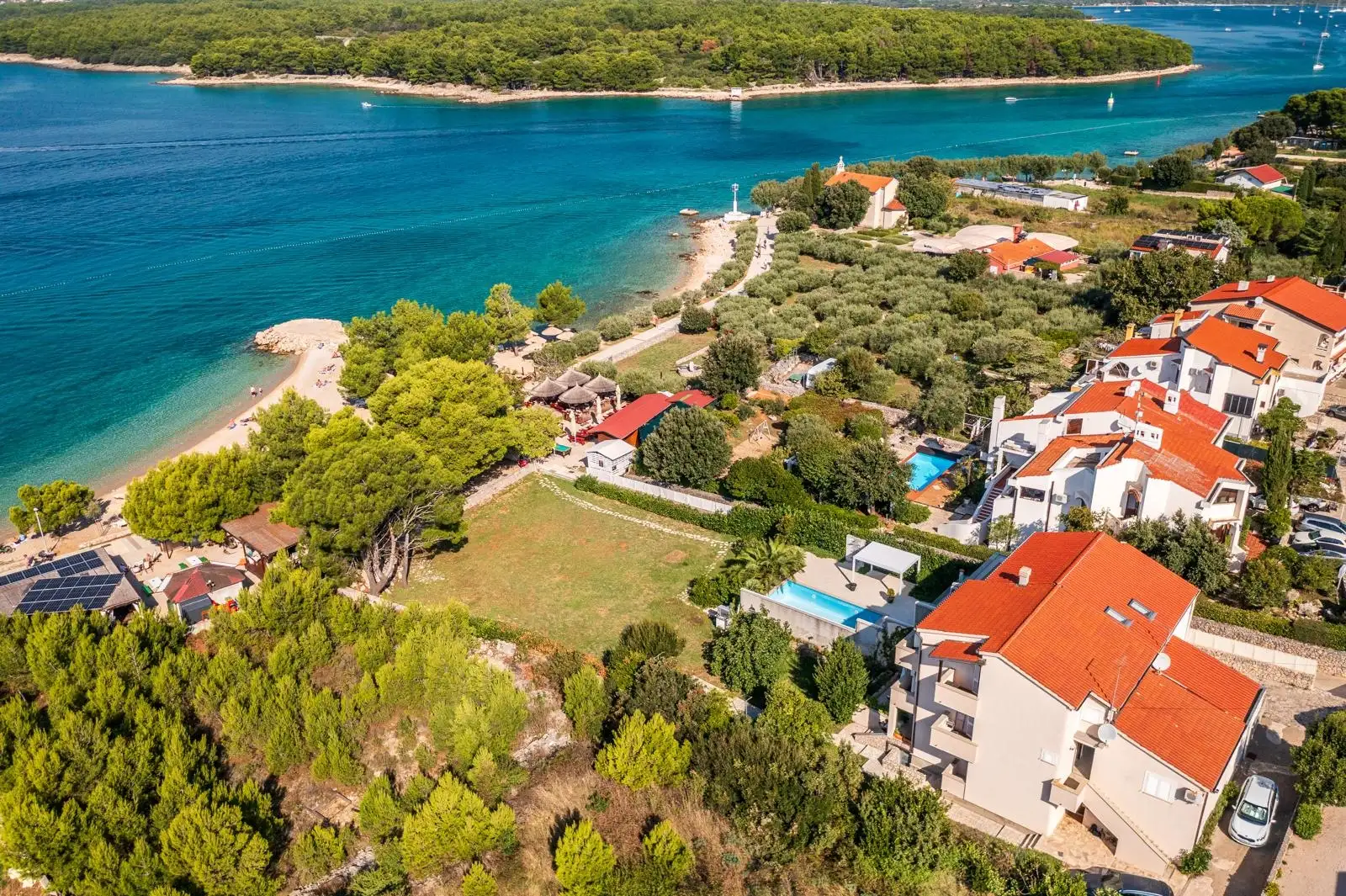 Hotels 210m² in Croatia, Punat. Priced at 1000050€ rent photo-1