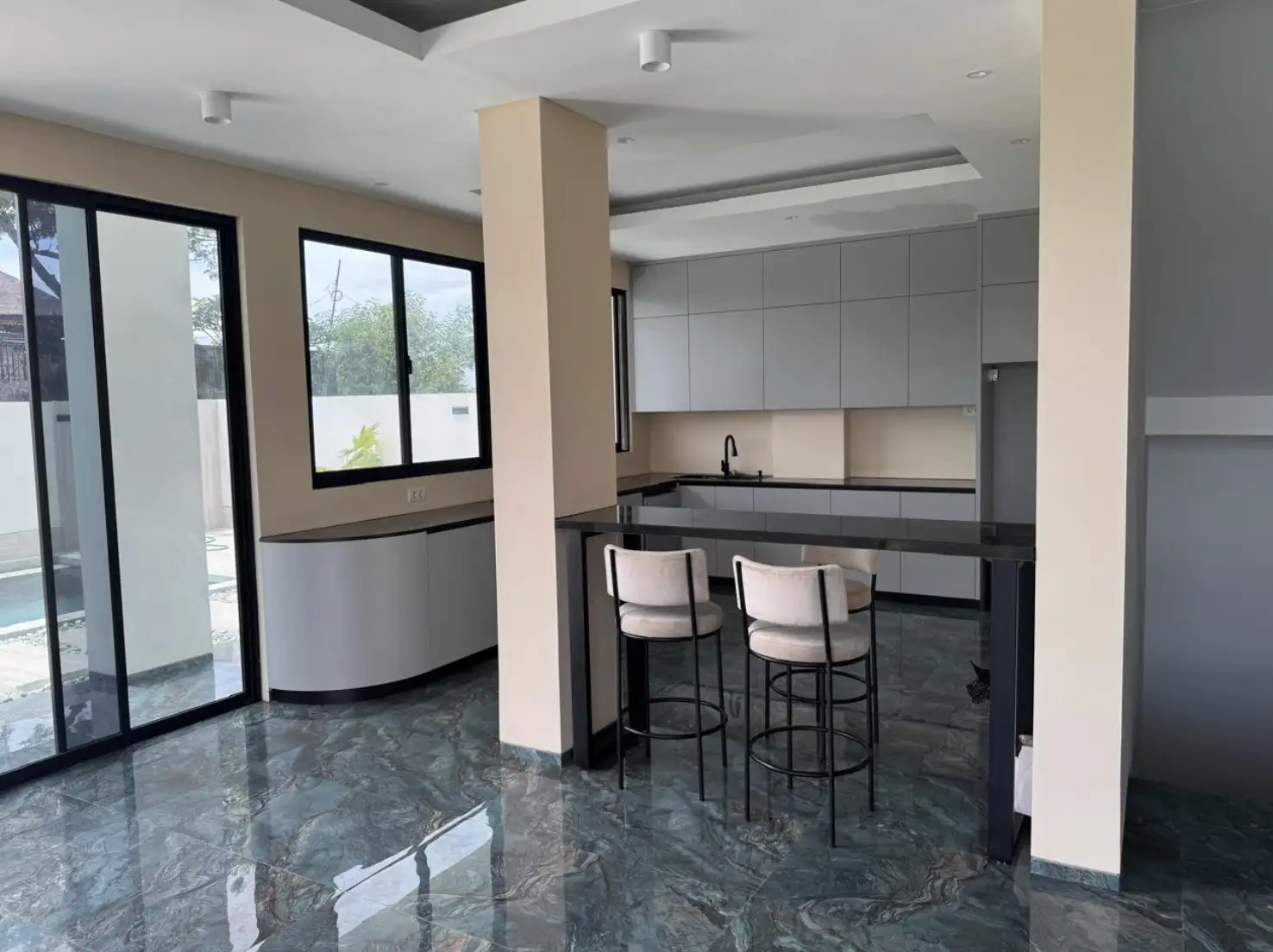 Villa 528m² in Indonesia, Bukit. Priced at 410500$ rent photo-21