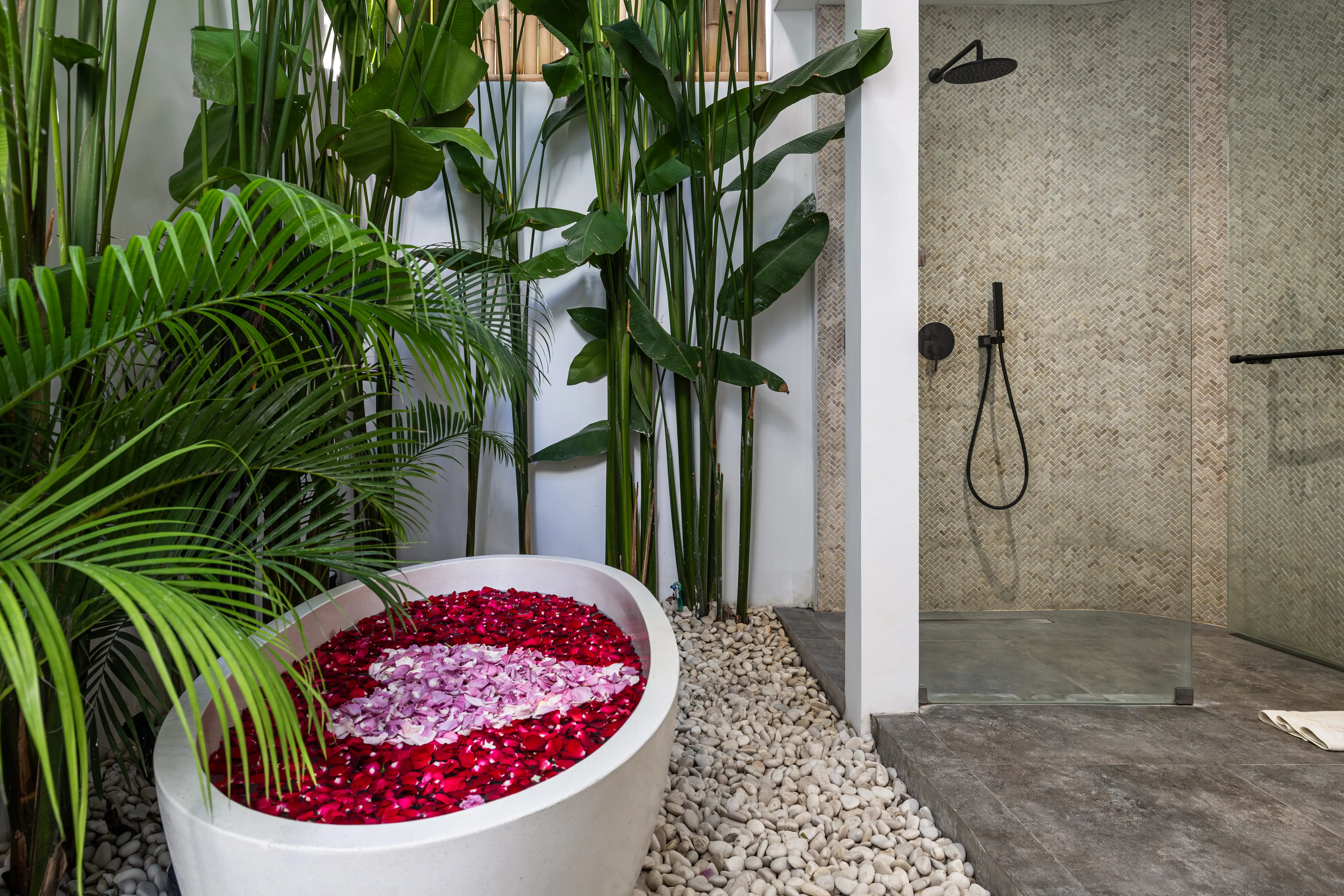 Villa 280m² in Indonesia, Canggu. Priced at 750000$ rent photo-8