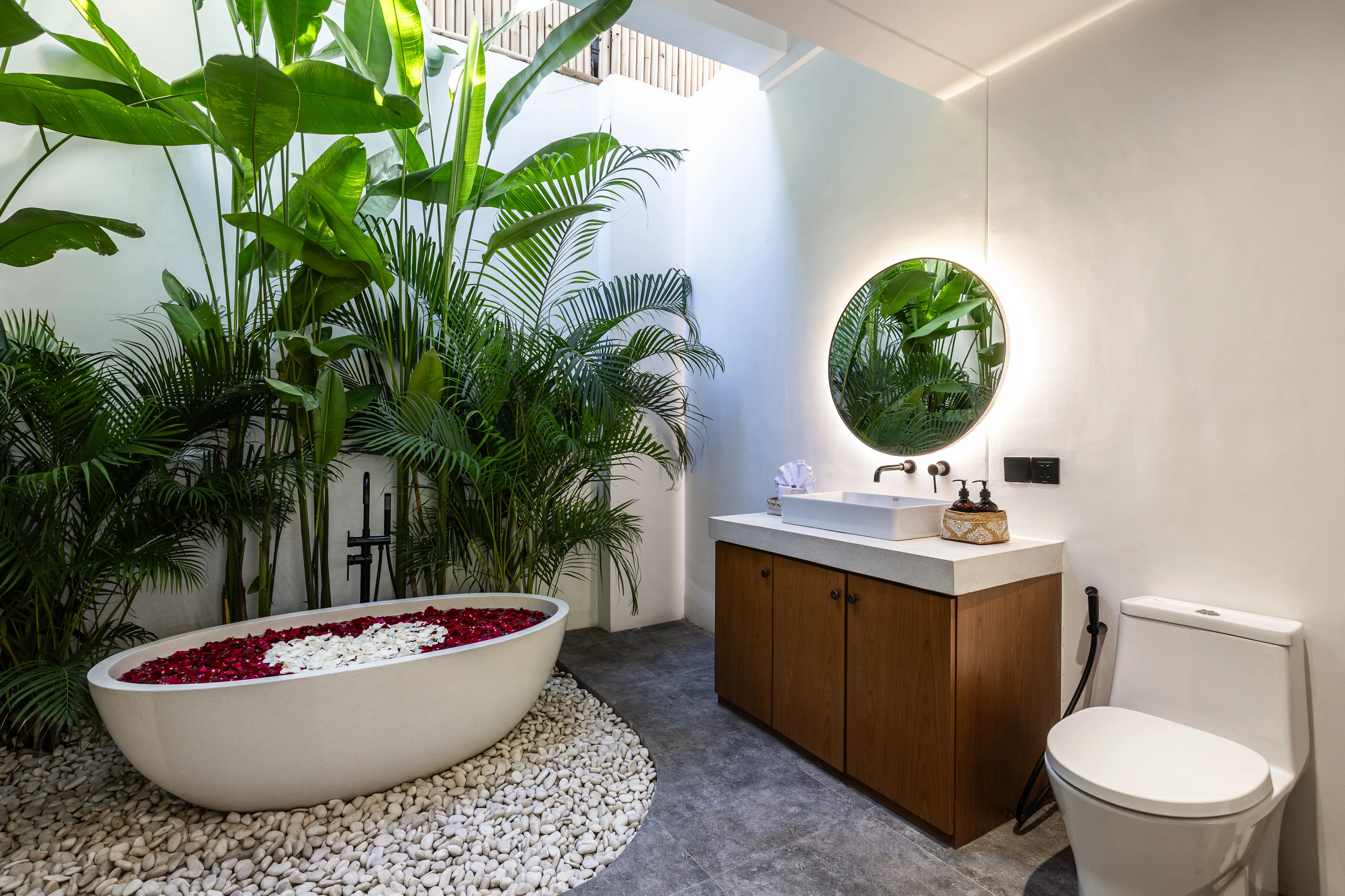 Villa 280m² in Indonesia, Canggu. Priced at 750000$ rent photo-12