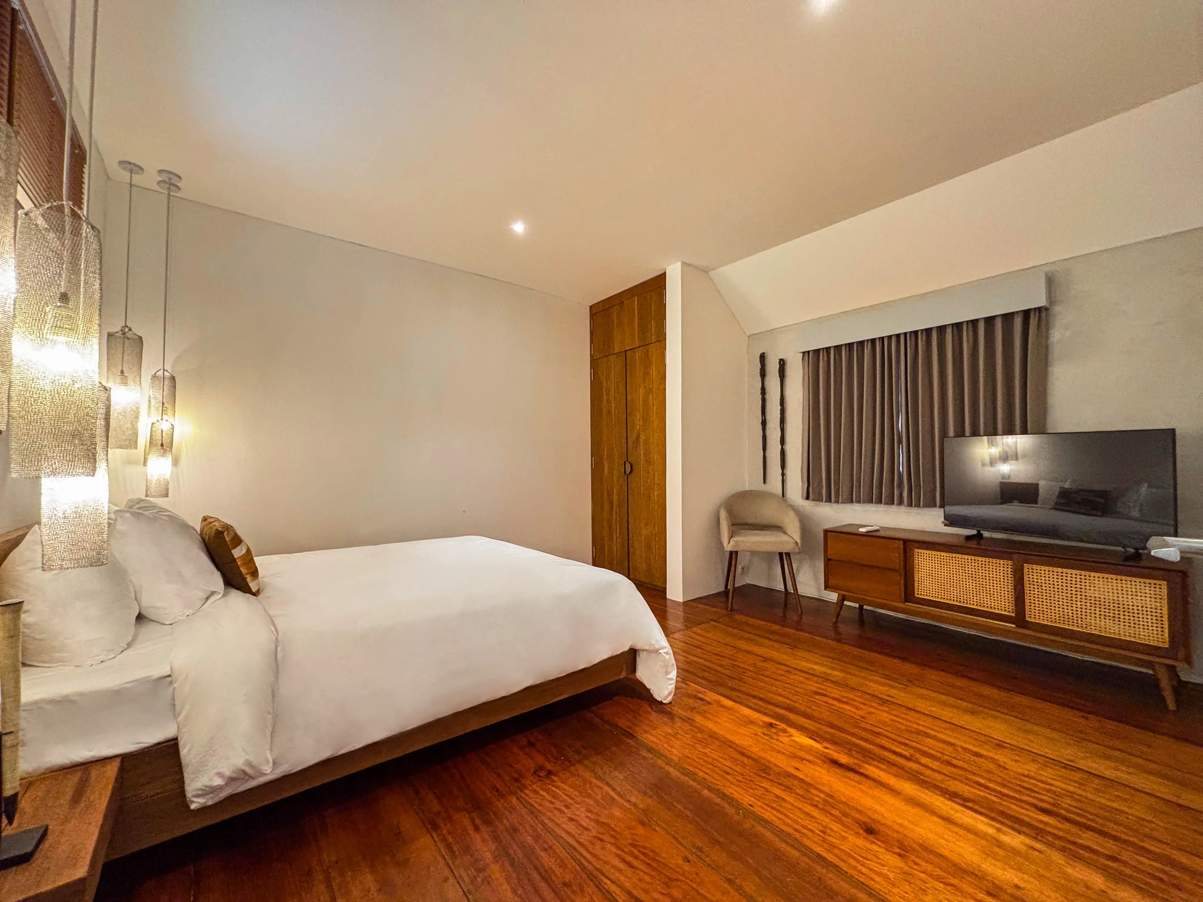 Villa 256m² in Indonesia, Seminyak. Priced at 20000$ rent photo-3