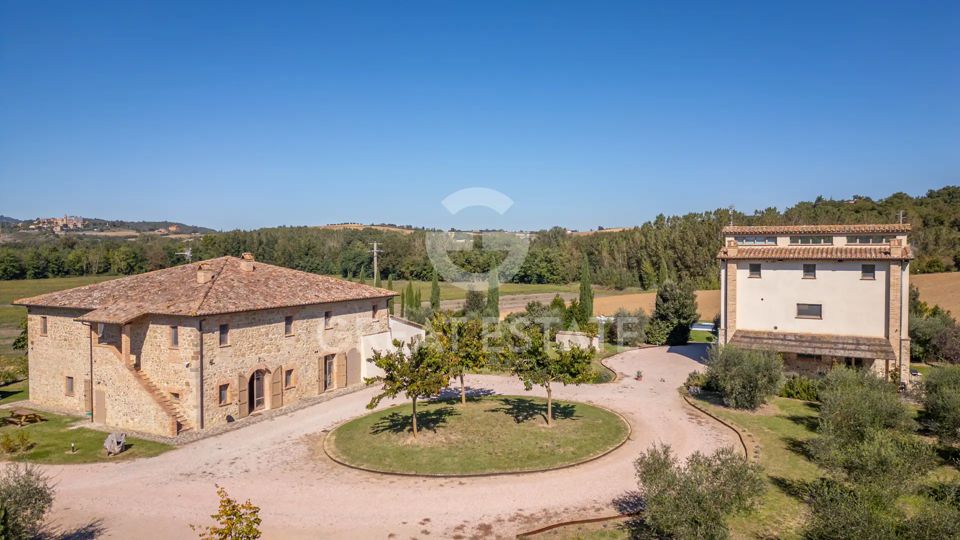 House 3310m² in Italy, Perugia. Priced at 3360000€ rent photo-2