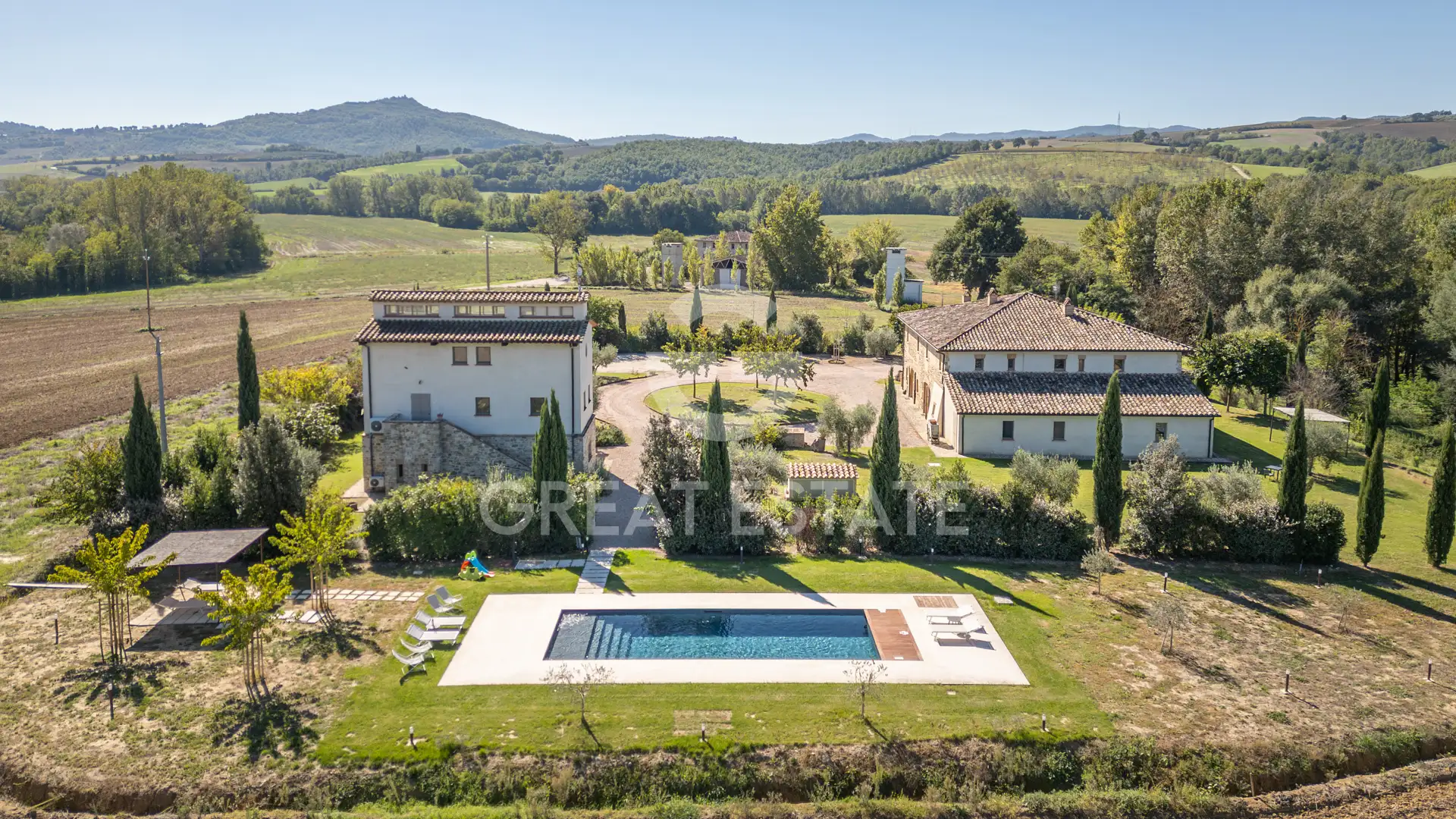 House 3310m² in Italy, Perugia. Priced at 3360000€ rent photo-3