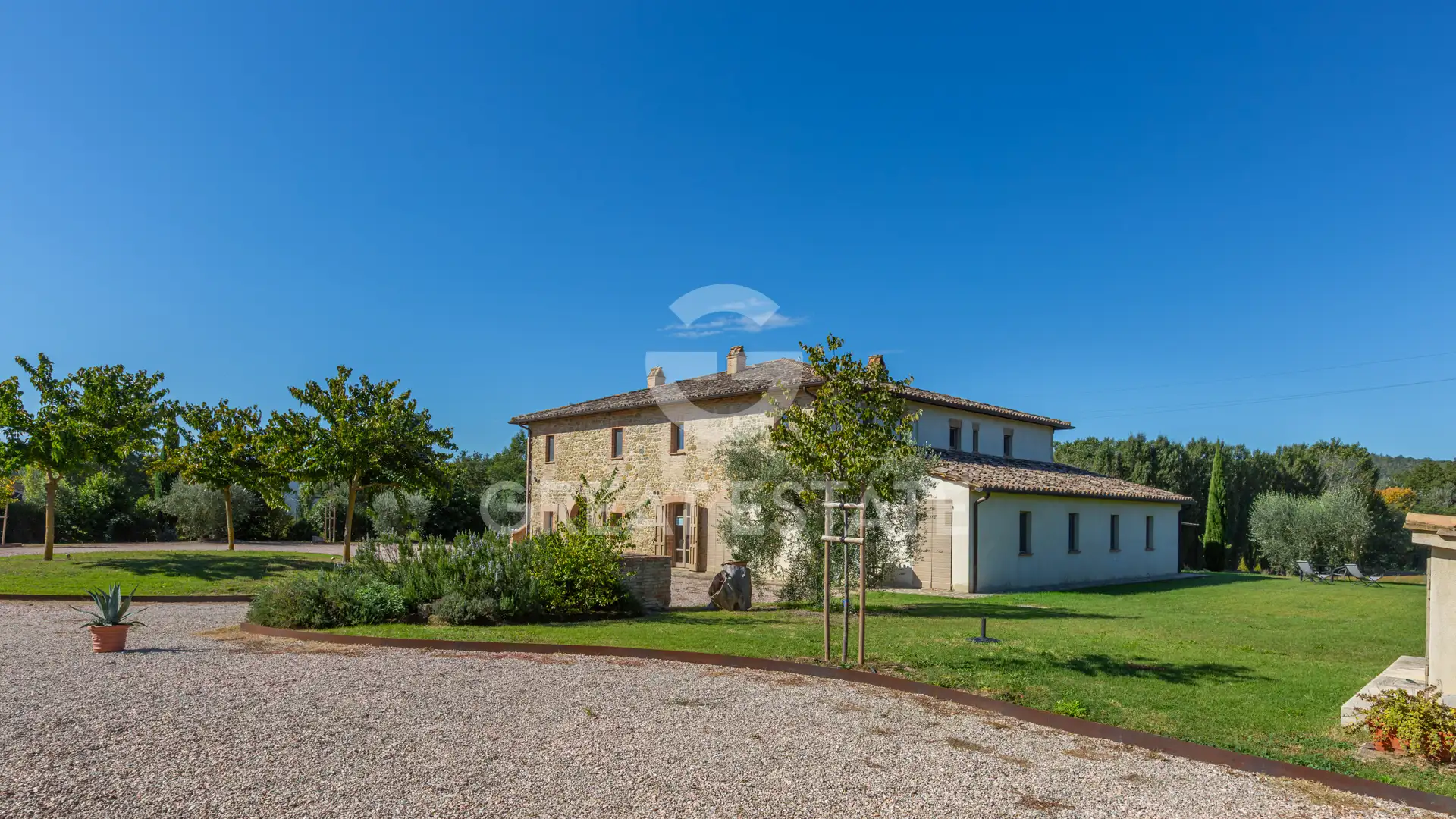 House 3310m² in Italy, Perugia. Priced at 3360000€ rent photo-10
