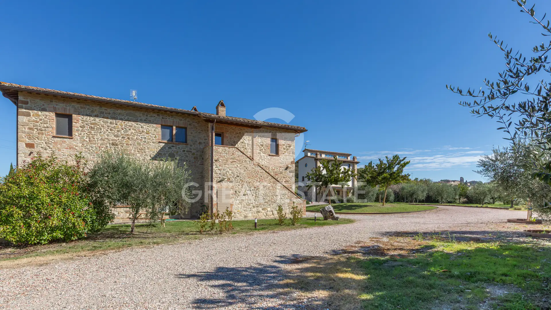 House 3310m² in Italy, Perugia. Priced at 3360000€ rent photo-11