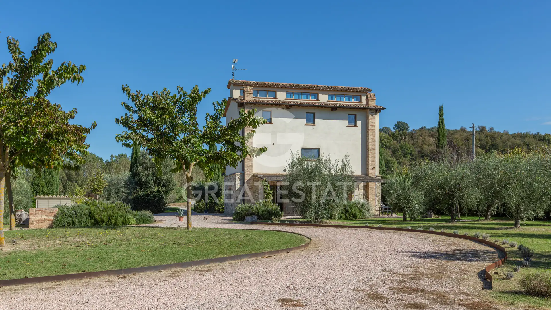 House 3310m² in Italy, Perugia. Priced at 3360000€ rent photo-12