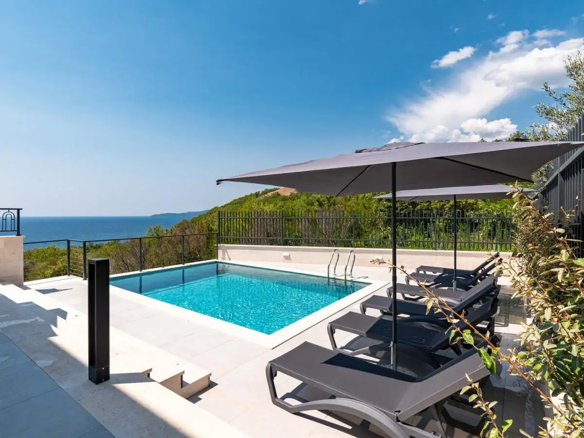 House 318m² in Montenegro, Rezevici. Priced at 1150000€ rent photo-4