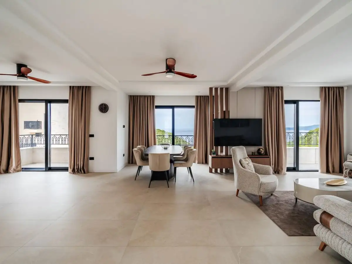 House 318m² in Montenegro, Rezevici. Priced at 1150000€ rent photo-5