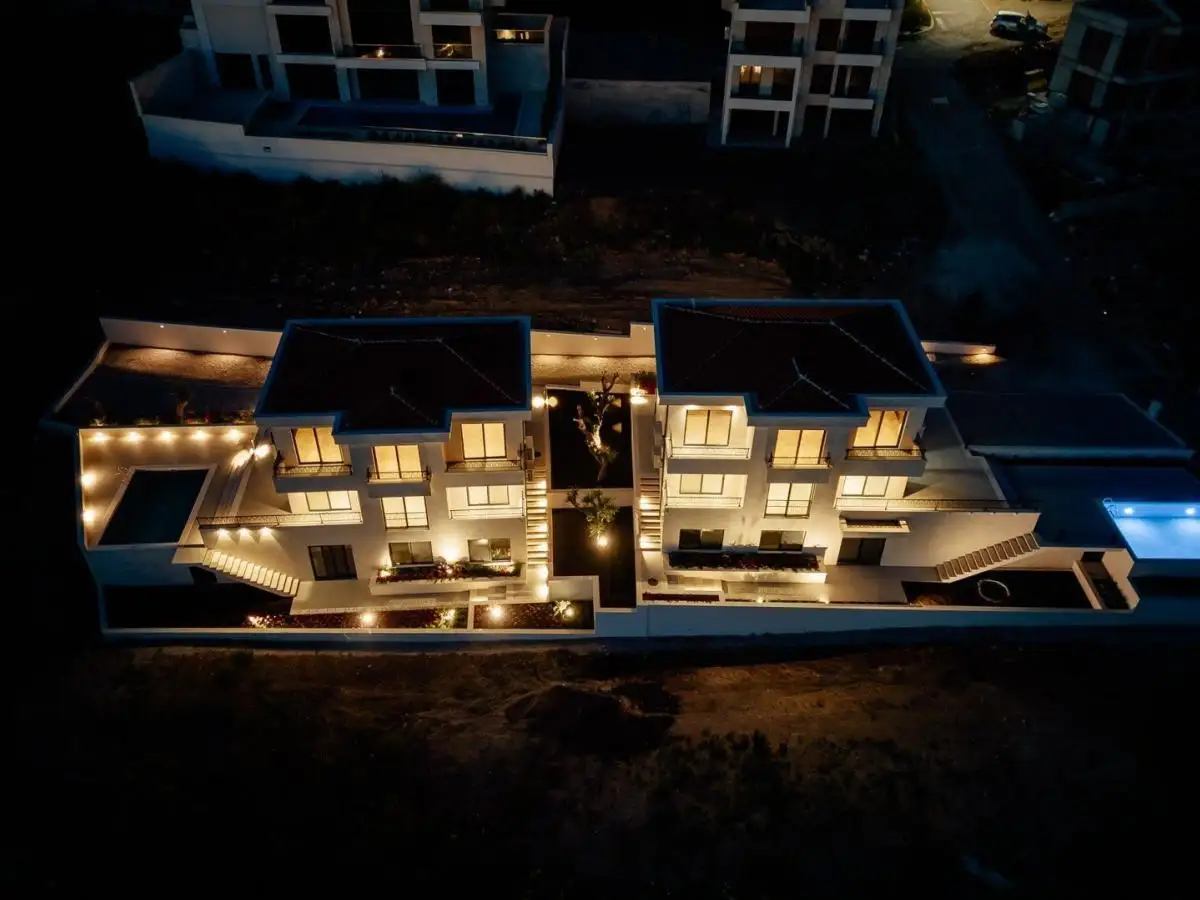 House 318m² in Montenegro, Rezevici. Priced at 1150000€ rent photo-9