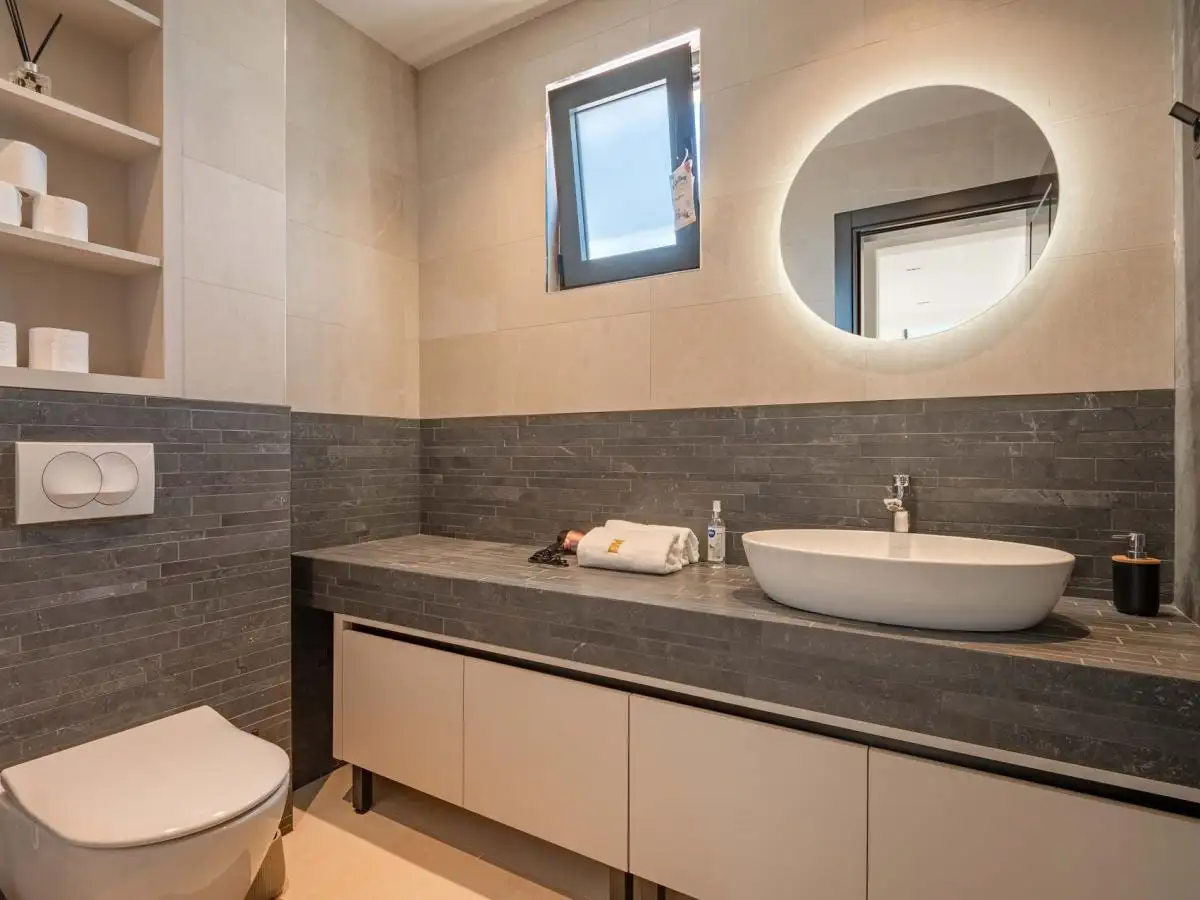 House 318m² in Montenegro, Rezevici. Priced at 1150000€ rent photo-17