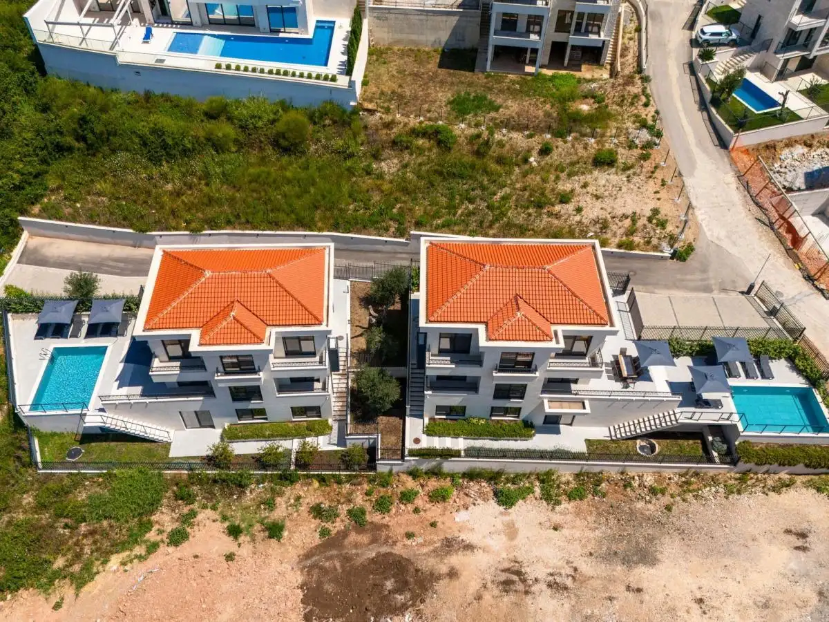 House 318m² in Montenegro, Rezevici. Priced at 1150000€ rent photo-18