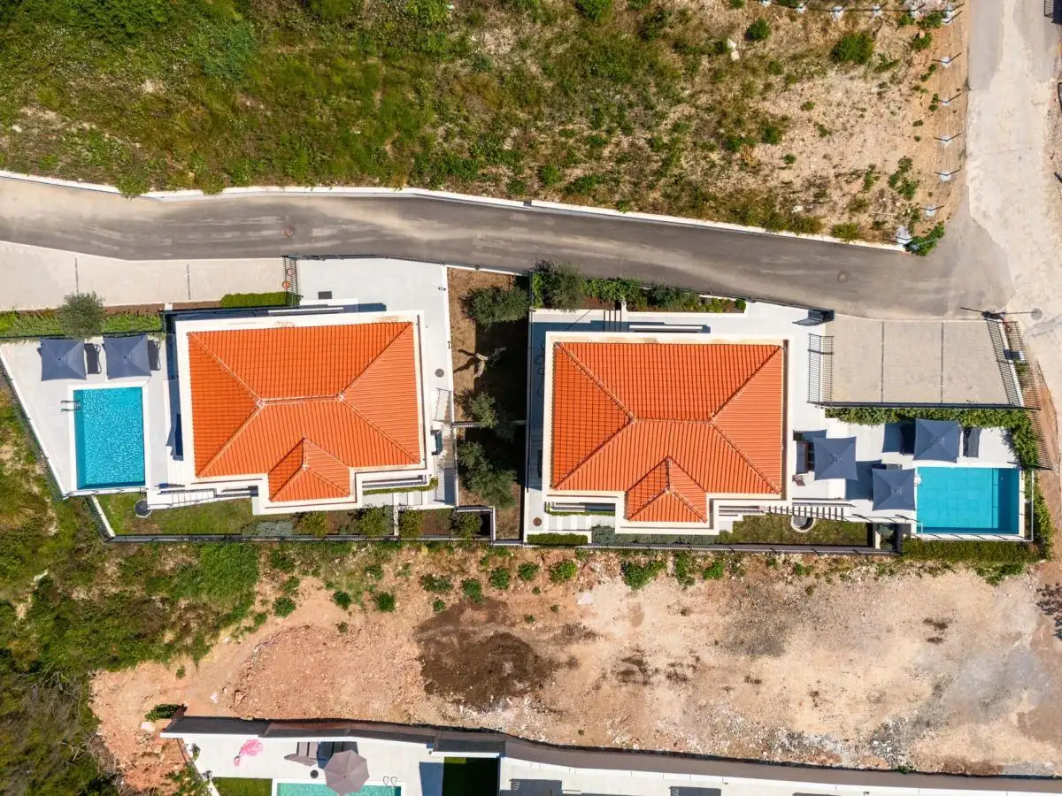 House 318m² in Montenegro, Rezevici. Priced at 1150000€ rent photo-19