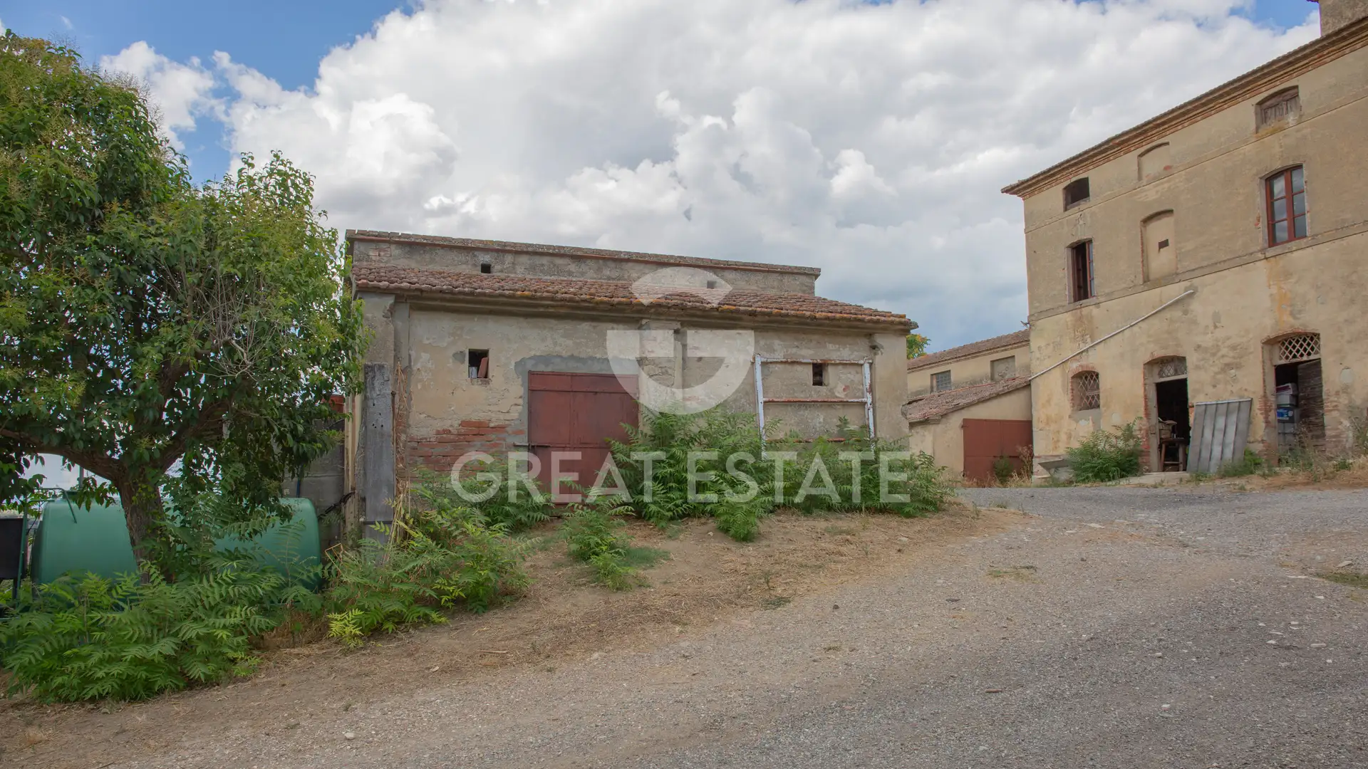 House 860m² in Italy, Perugia. Priced at 485000€ rent photo-4