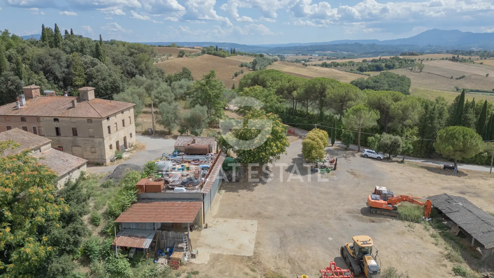 House 860m² in Italy, Perugia. Priced at 485000€ rent photo-8