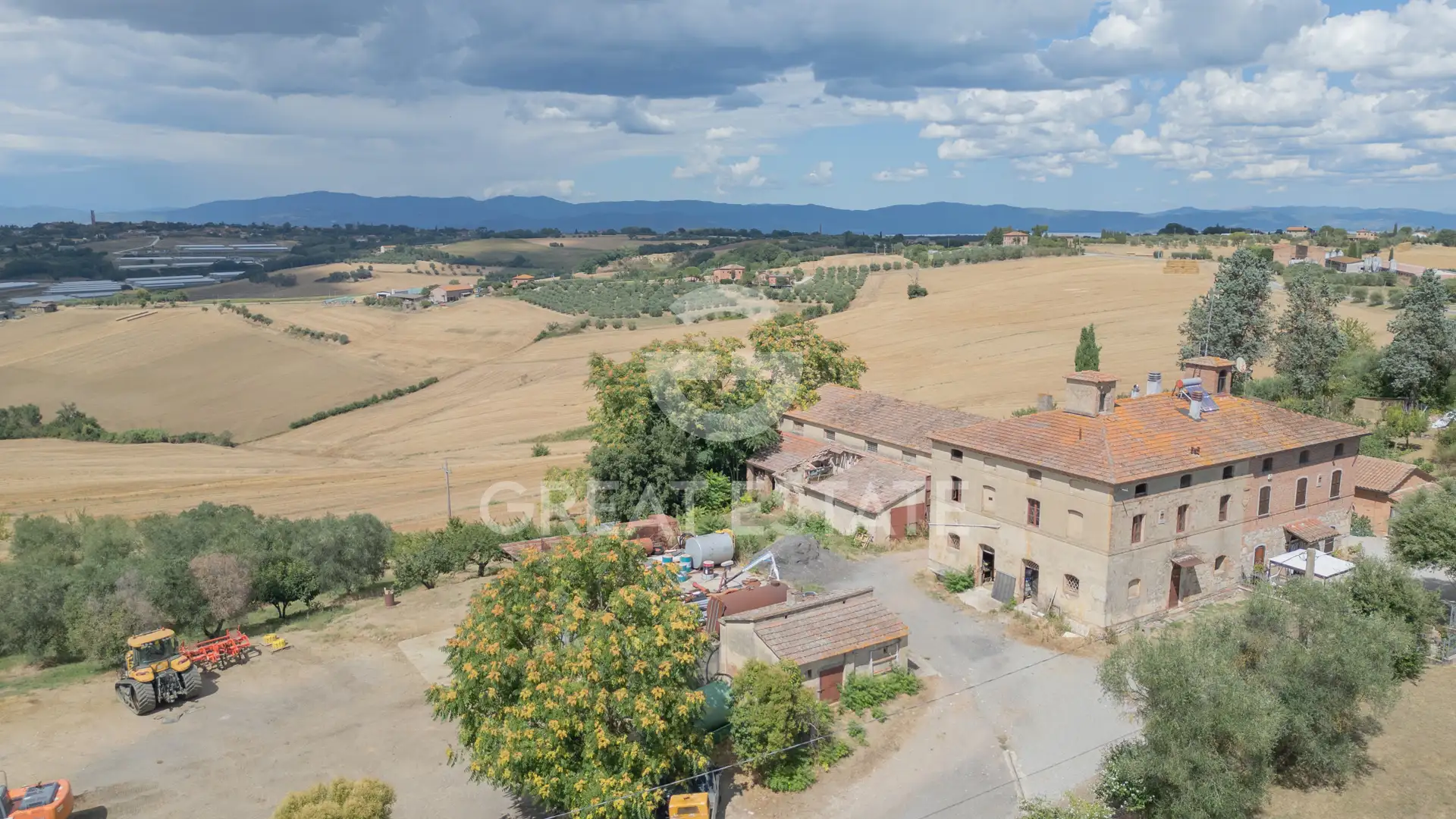 House 860m² in Italy, Perugia. Priced at 485000€ rent photo-10